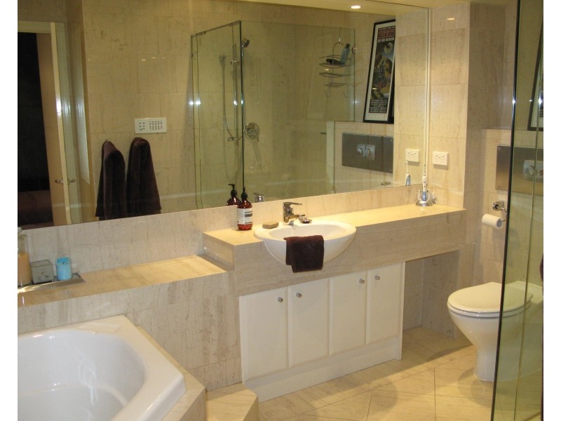 3B/5 Mill Place, Melbourne VIC 3000