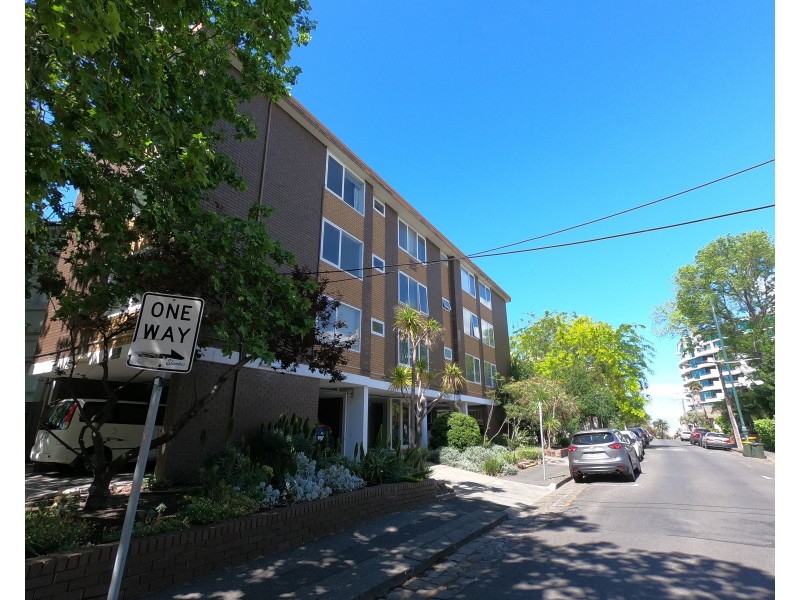 2/23 Acland Street, St Kilda VIC 3182