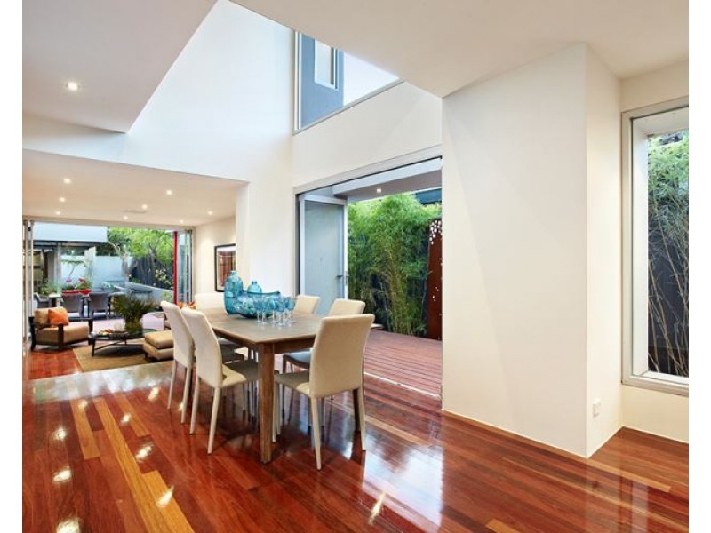 8 Woodside Crescent, Toorak VIC 3142