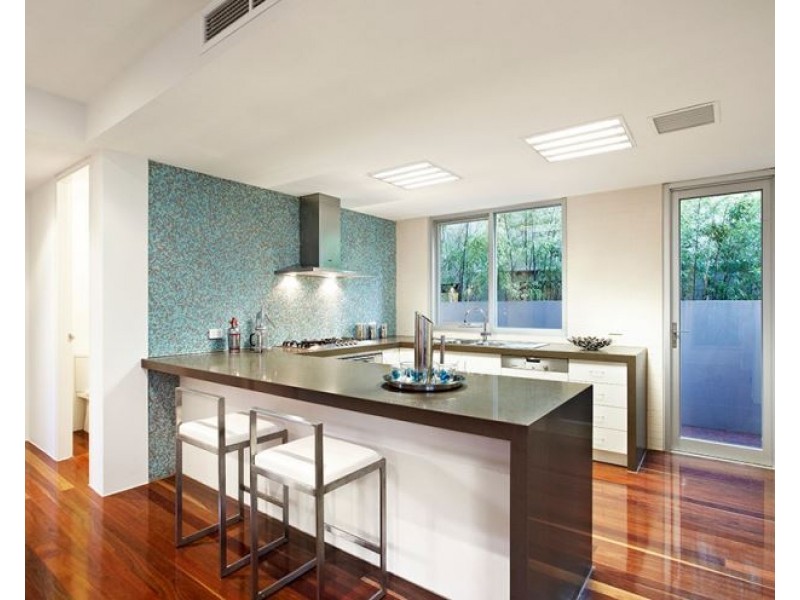 8 Woodside Crescent, Toorak VIC 3142