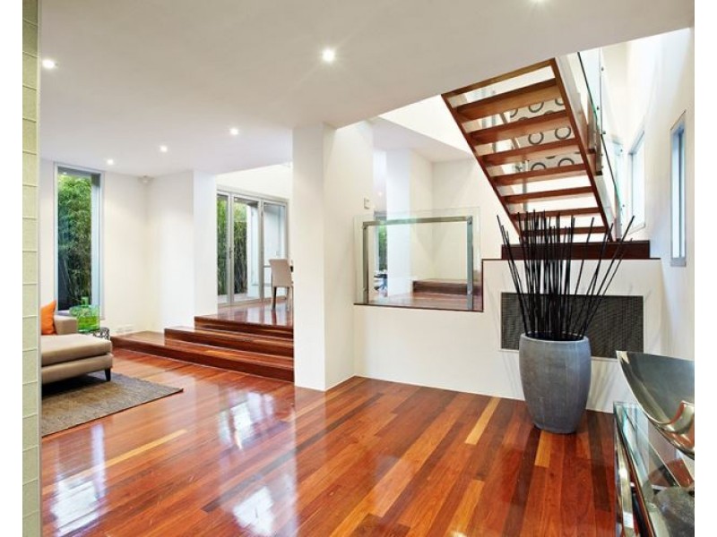 8 Woodside Crescent, Toorak VIC 3142