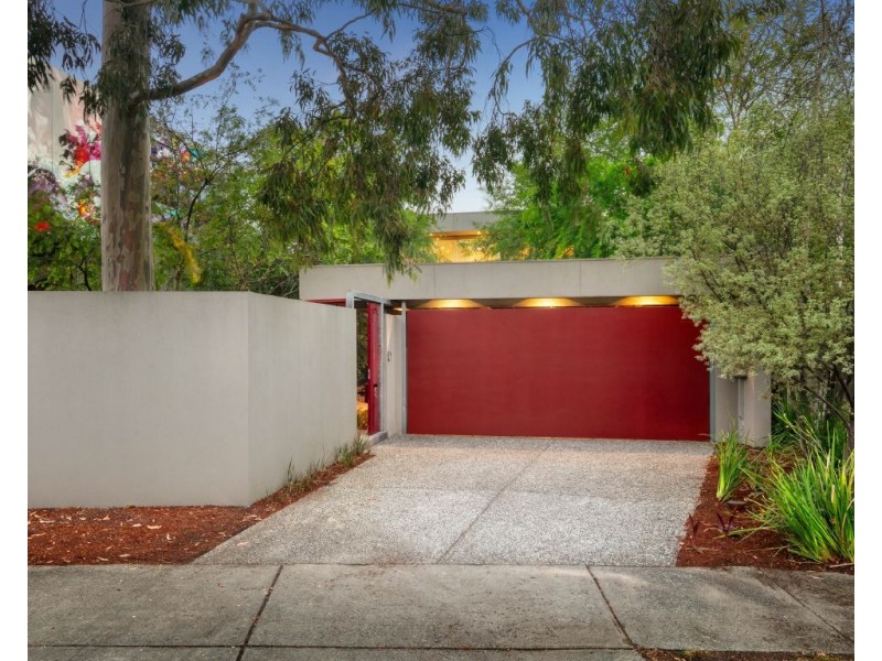 8 Woodside Crescent, Toorak VIC 3142