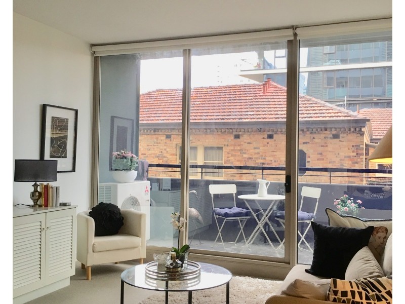 211/74 Queens Road, Melbourne VIC 3000