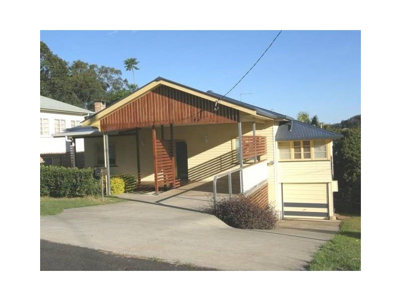 25 Jacaranda Avenue, East Lismore NSW 2480