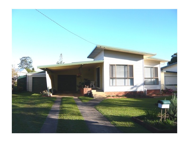 * Oakley Avenue, East Lismore NSW 2480