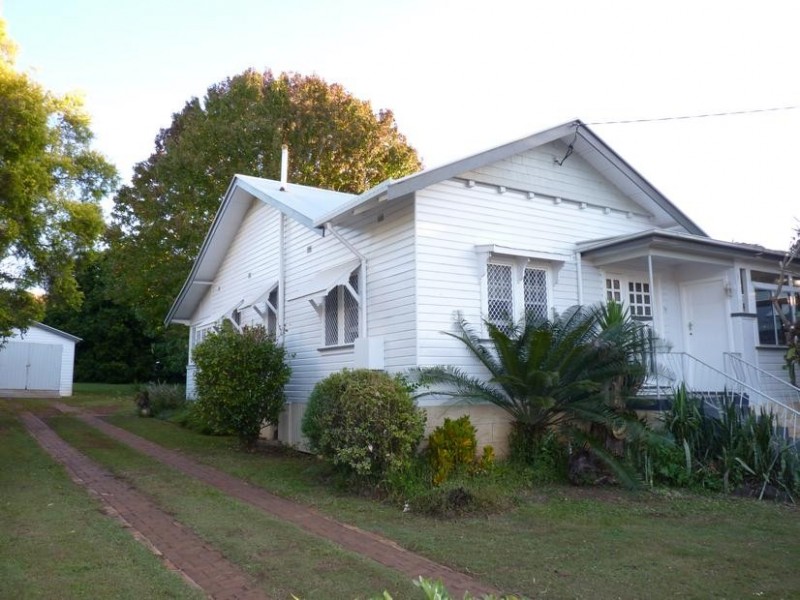 77 Avondale Avenue, East Lismore NSW 2480