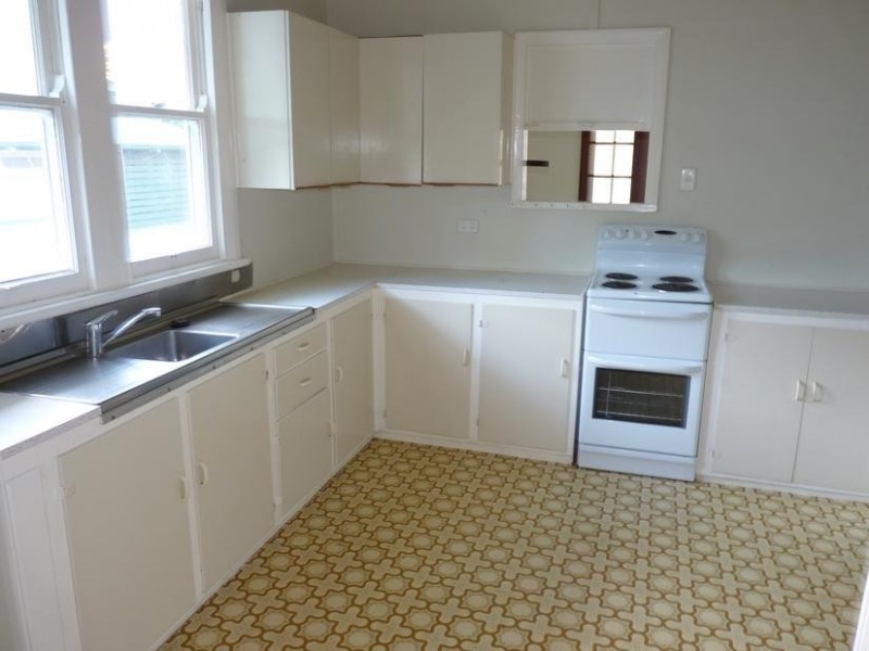 77 Avondale Avenue, East Lismore NSW 2480