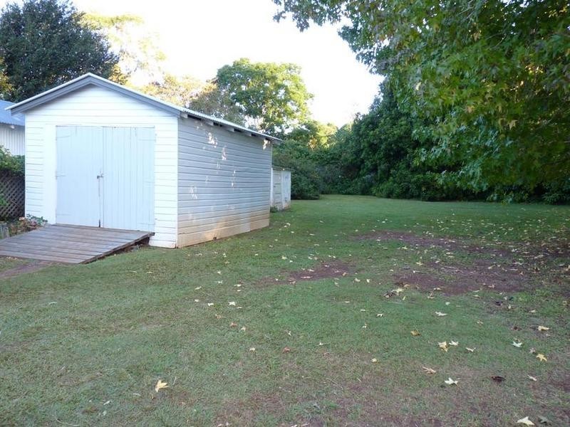 77 Avondale Avenue, East Lismore NSW 2480