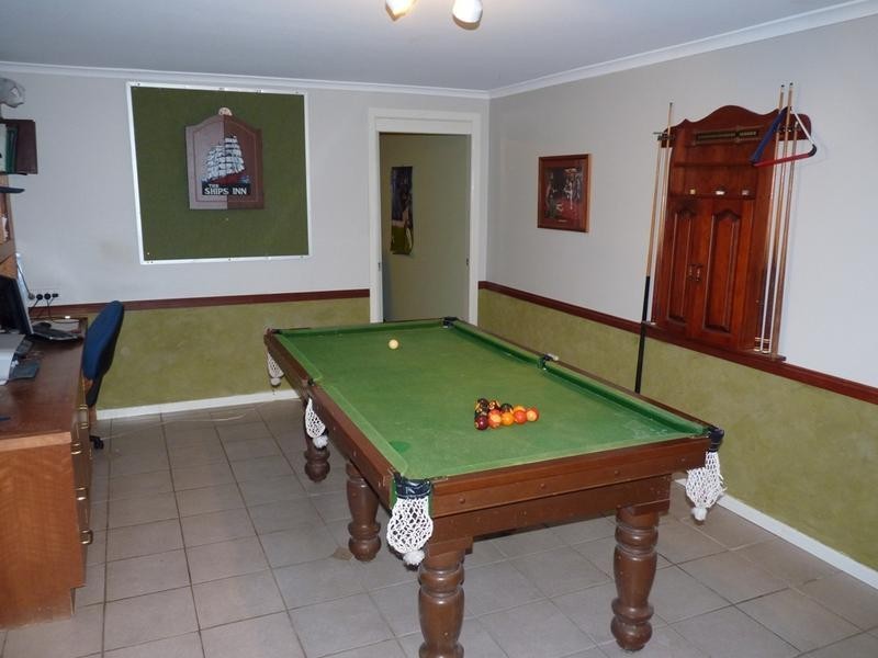 8 McIntosh Road, Chilcotts Grass NSW 2480