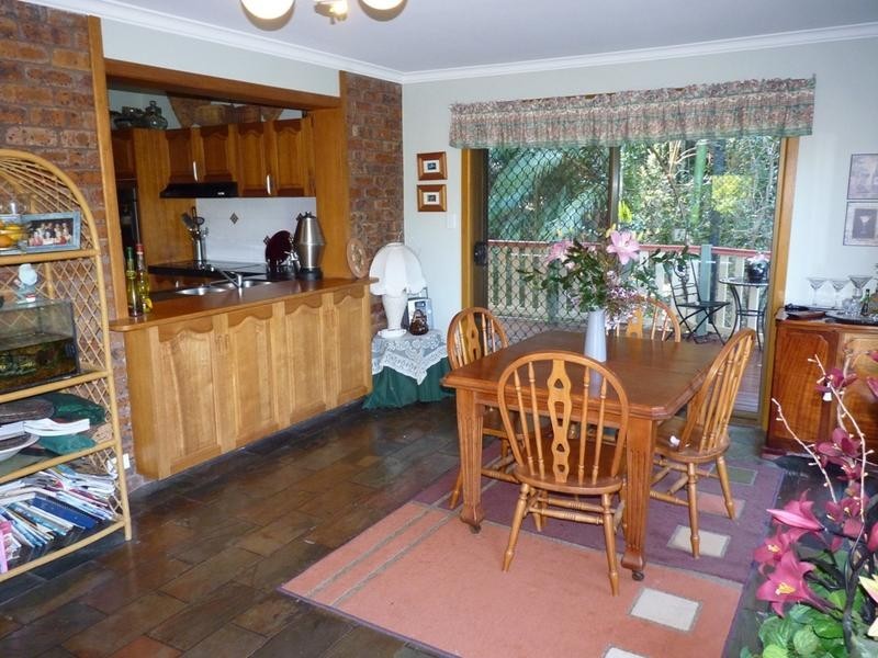 8 McIntosh Road, Chilcotts Grass NSW 2480
