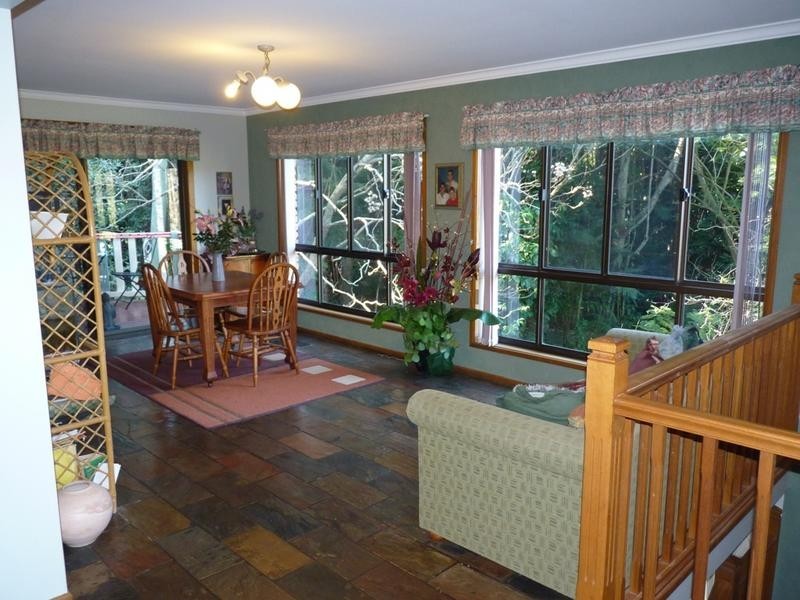 8 McIntosh Road, Chilcotts Grass NSW 2480
