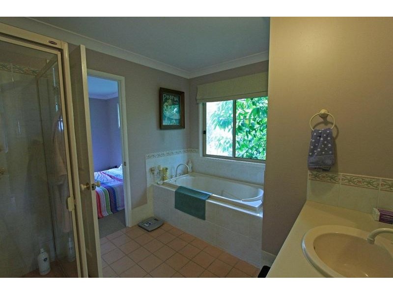 42 Dunromin Drive, Modanville NSW 2480
