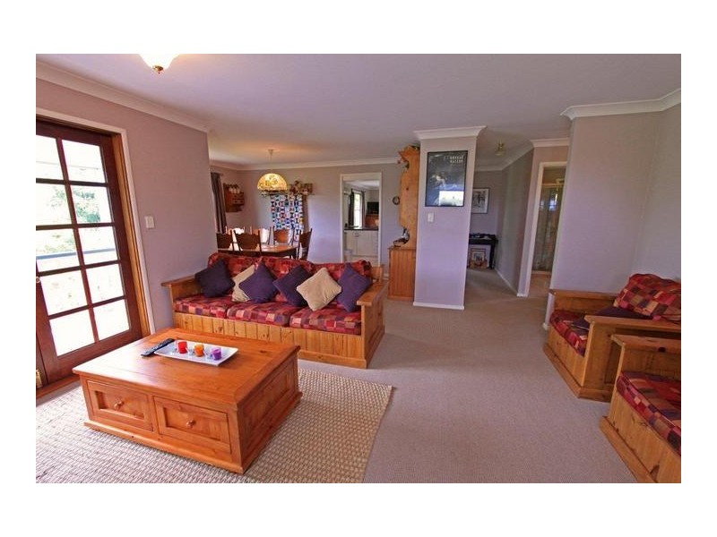 42 Dunromin Drive, Modanville NSW 2480