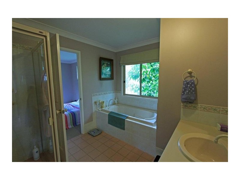 42 Dunromin Drive, Modanville NSW 2480