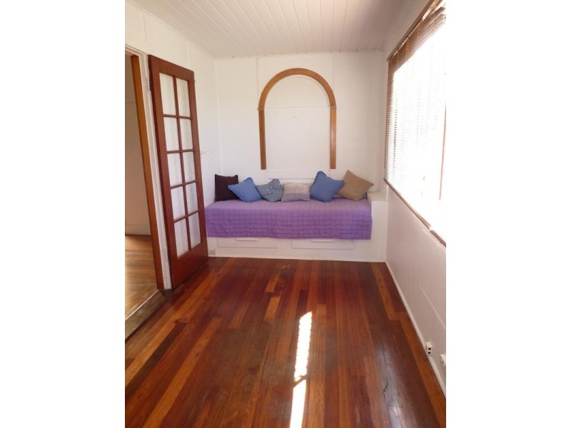 8 Oakley Avenue, East Lismore NSW 2480