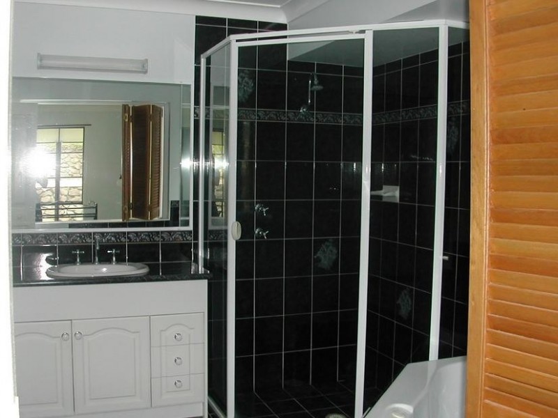 52 Whispering Valley Drive, Richmond Hill NSW 2480