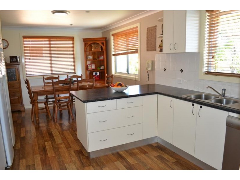 11 Maloney Avenue, South Lismore NSW 2480
