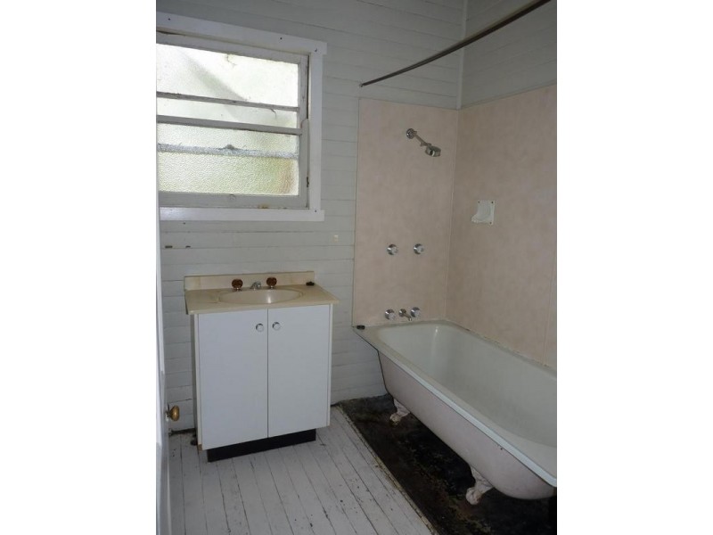 22 Newbridge Street, South Lismore NSW 2480