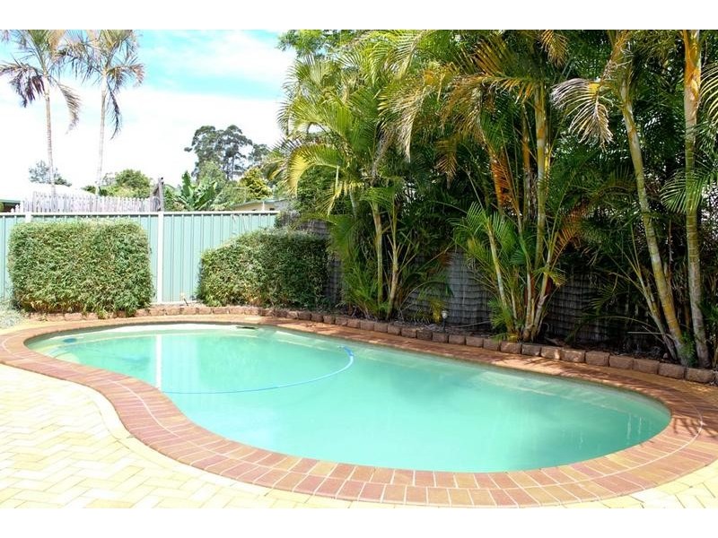15 Highview Crescent, Modanville NSW 2480