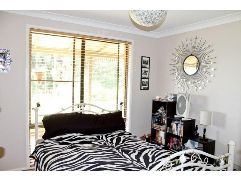 15 Highview Crescent, Modanville NSW 2480
