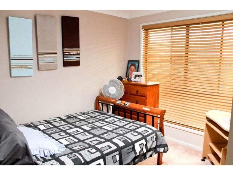 15 Highview Crescent, Modanville NSW 2480