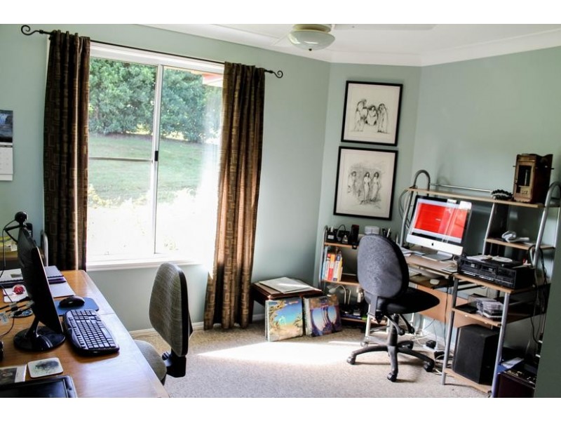 33 Funnell Drive, Modanville NSW 2480