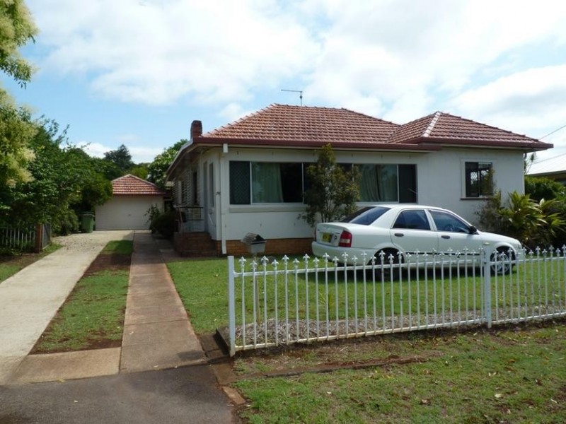 76 Oakley Avenue, East Lismore NSW 2480