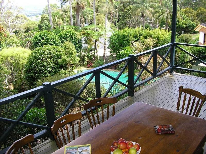 6 Camelot Road (off Canterbury Chase), Goonellabah NSW 2480