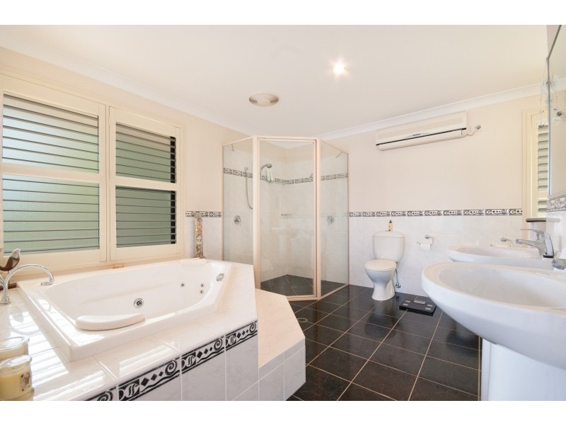 5 Whispering Valley Drive, Richmond Hill NSW 2480