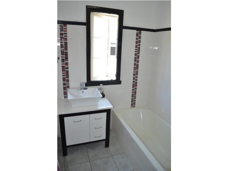 8 Weaver Street, Lismore NSW 2480