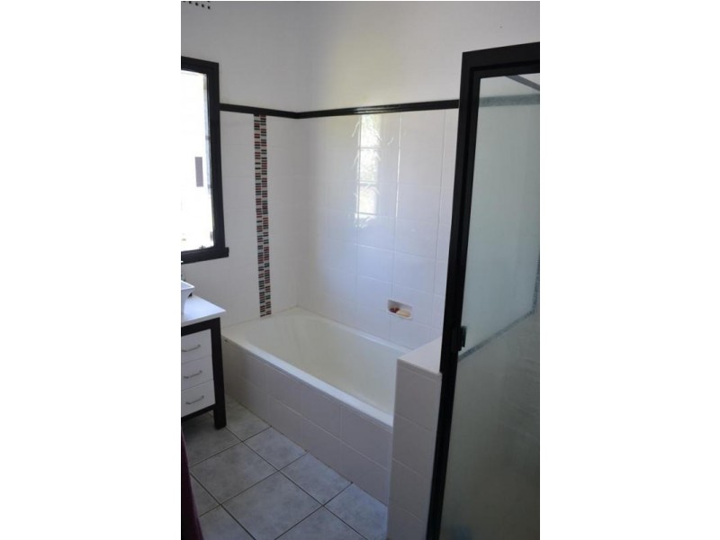 8 Weaver Street, Lismore NSW 2480