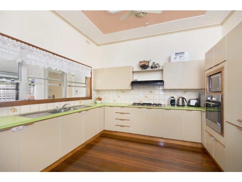 64 Avondale Avenue, East Lismore NSW 2480