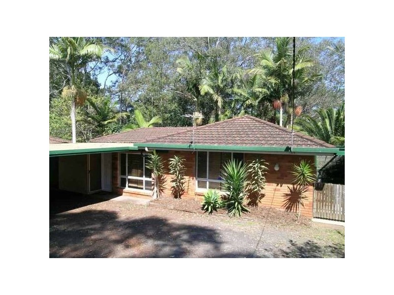 8 Beaumont Drive, East Lismore NSW 2480