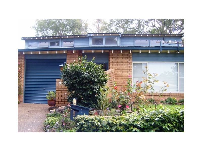 4 KIAH VIEW, Bolton Point NSW 2283