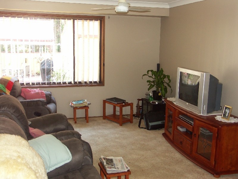 2 Angela Close, Carey Bay NSW 2283