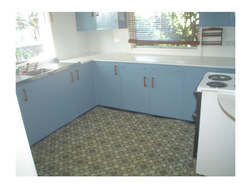 3 Ambrose Street, Carey Bay NSW 2283