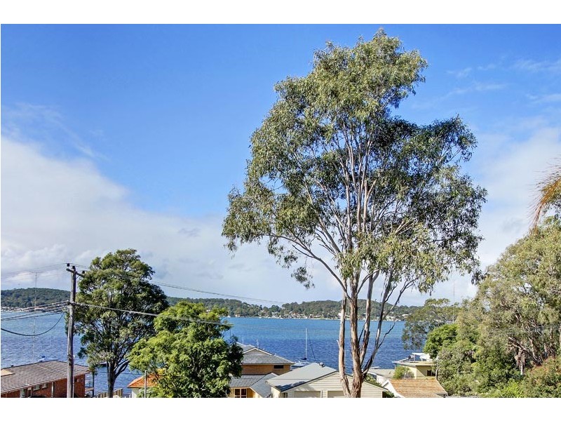 52 Fishing Point Road, Fishing Point NSW 2283