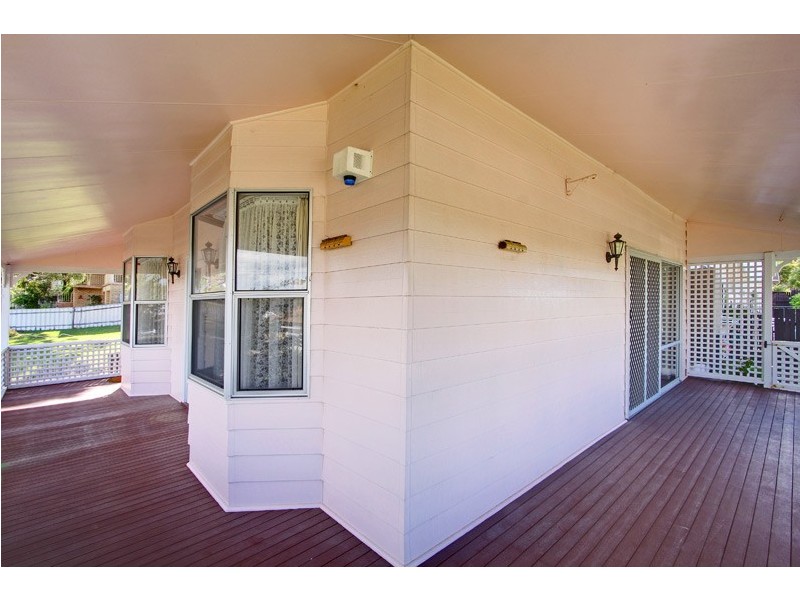 34 Lake Road, Fennell Bay NSW 2283
