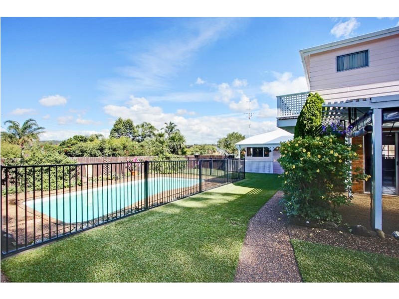 34 Lake Road, Fennell Bay NSW 2283