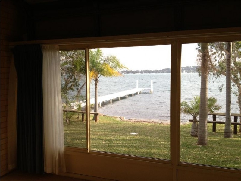 24 Sealand Road, Fishing Point NSW 2283