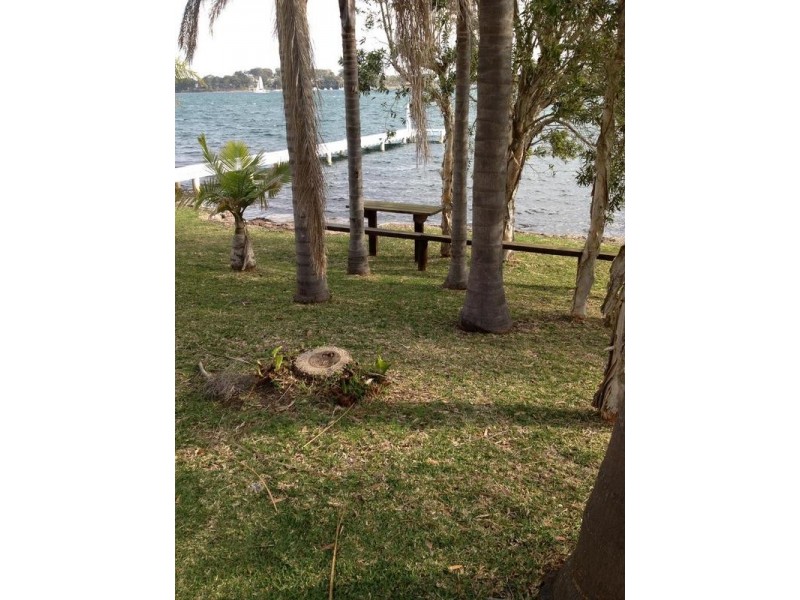 24 Sealand Road, Fishing Point NSW 2283