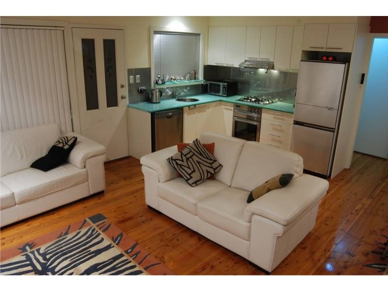 171 Bay Road, Bolton Point NSW 2283