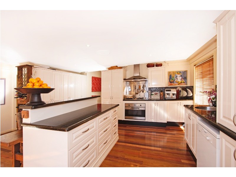 14 Coal Point Road, Coal Point NSW 2283