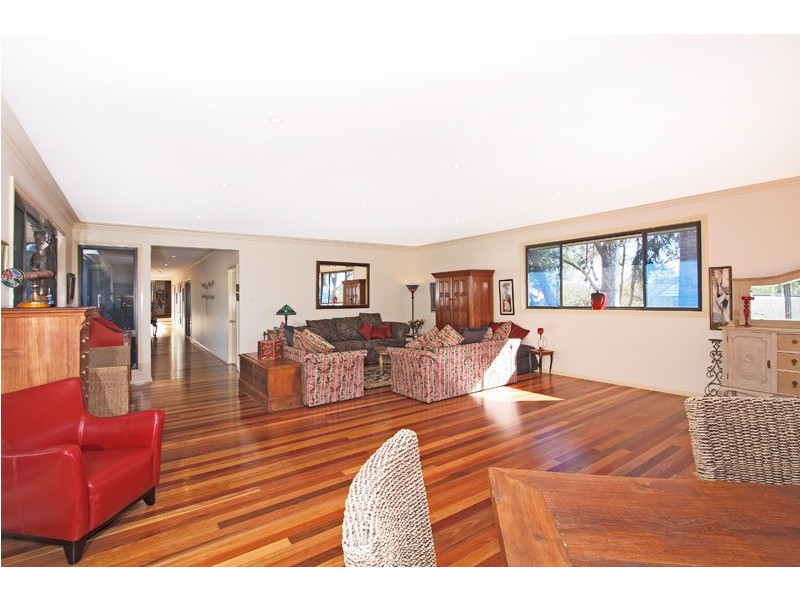 14 Coal Point Road, Coal Point NSW 2283