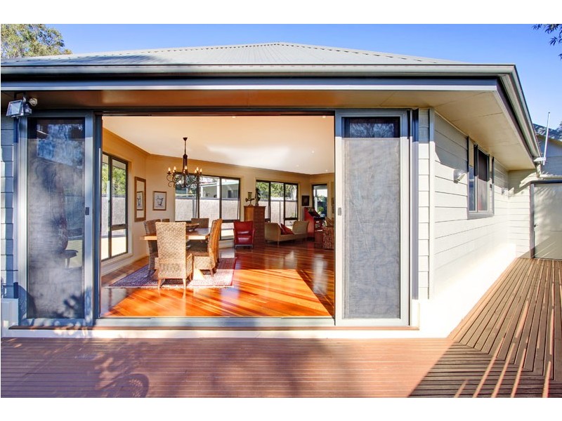 14 Coal Point Road, Coal Point NSW 2283