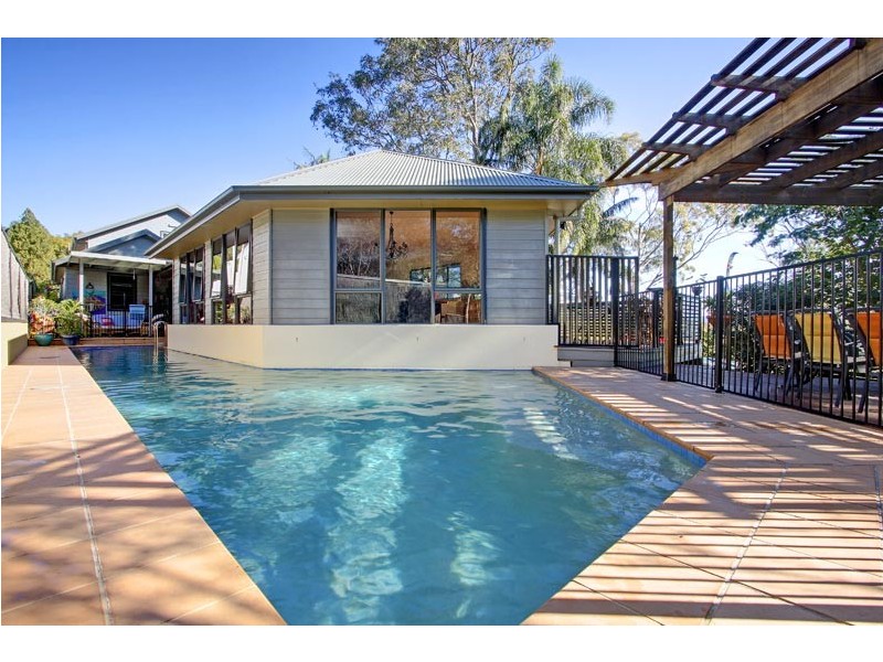 14 Coal Point Road, Coal Point NSW 2283