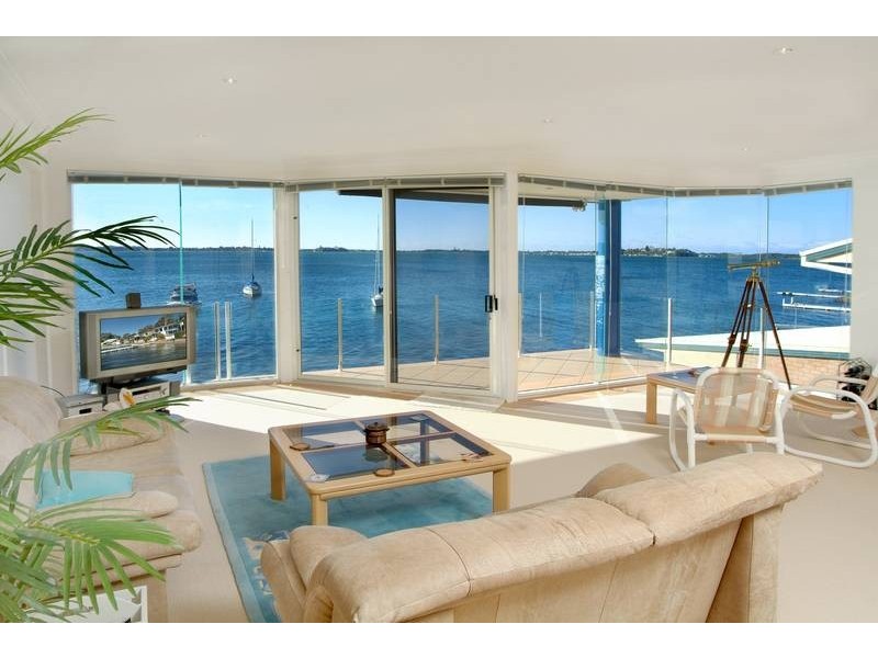 2/330 Skye Point Road, Coal Point NSW 2283