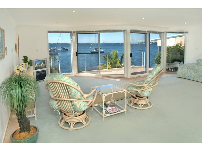 2/330 Skye Point Road, Coal Point NSW 2283
