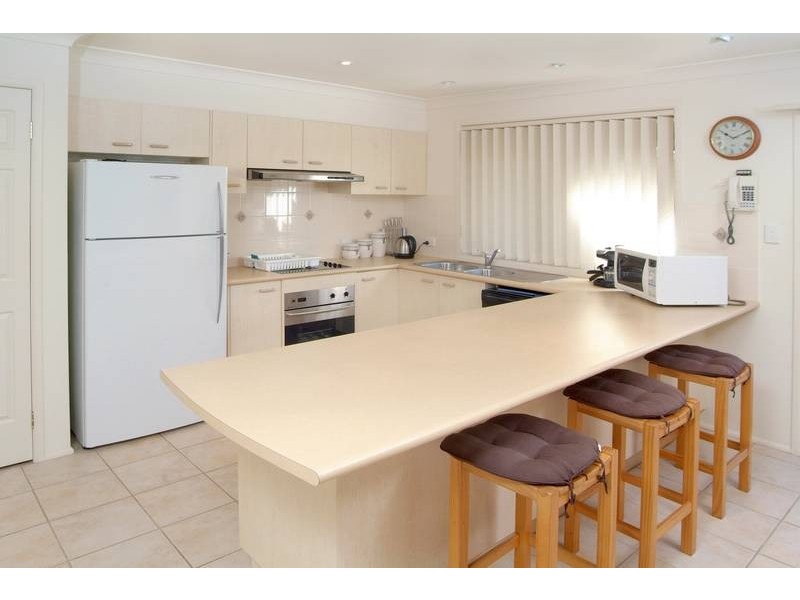 2 Grevillea Grove, Toronto NSW 2283