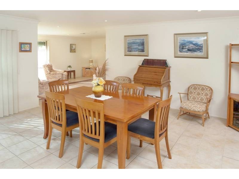 2 Grevillea Grove, Toronto NSW 2283